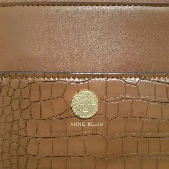 Anne Klein Chain Shoulder Bag - Picture 3 of 4